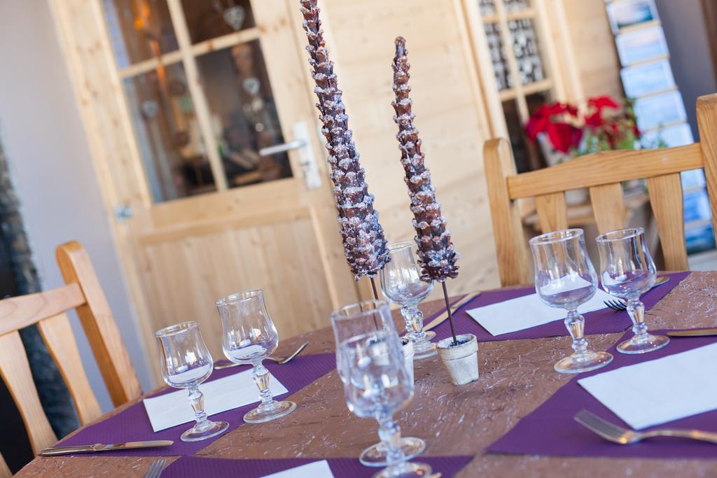 Hotel Restaurant La Darbella Les Rousses Eksteriør billede