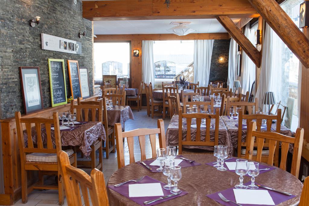 Hotel Restaurant La Darbella Les Rousses Eksteriør billede
